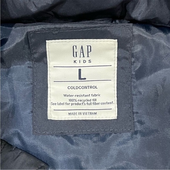 GAP Men's Midnight Black Quilted Vest - Picture 3 of 3